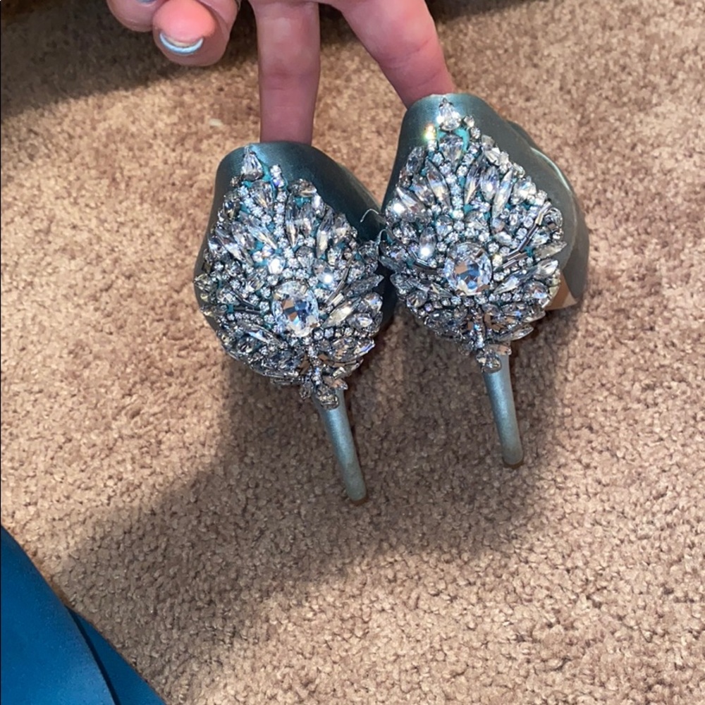 Heels - Picture 2 of 7